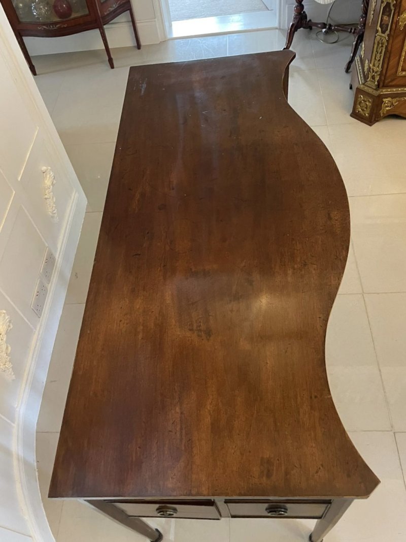 Unusual Antique George III Quality Mahogany Serpentine Shaped Sideboard - Image 6